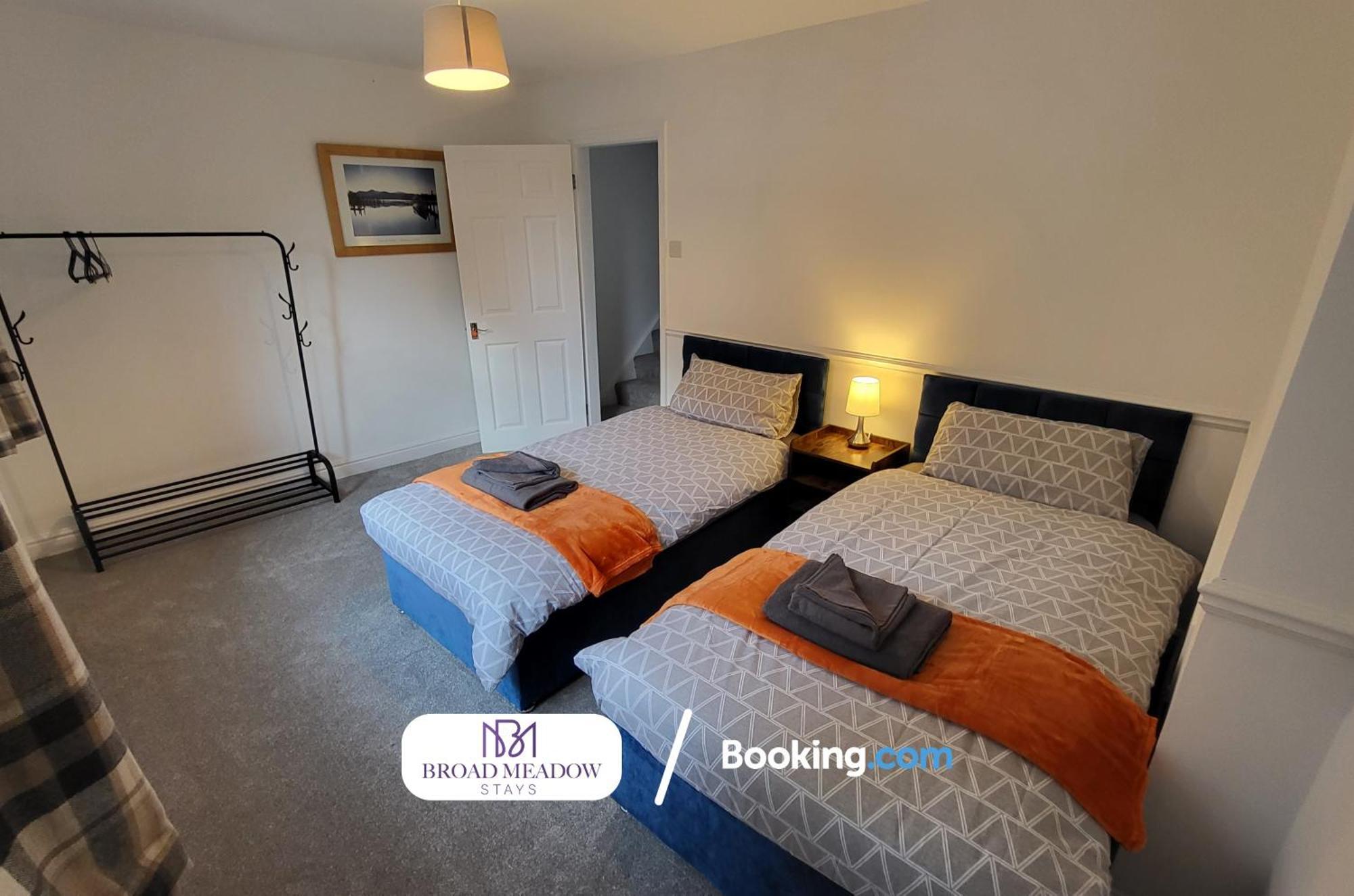 Last-Minute Offers L 3-Bed House By Broad Meadow Stays L Short Lets L Family, Business, Students L Lincoln L Parking エクステリア 写真