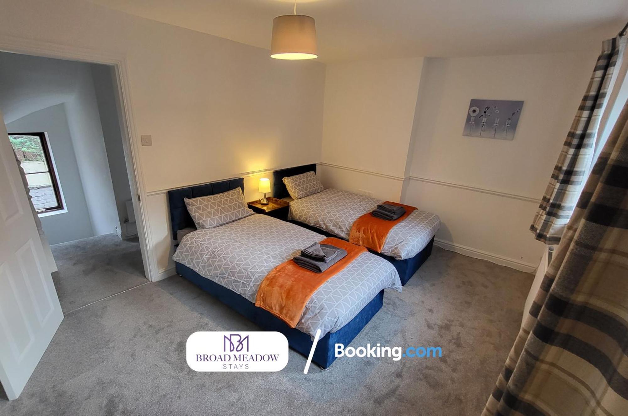 Last-Minute Offers L 3-Bed House By Broad Meadow Stays L Short Lets L Family, Business, Students L Lincoln L Parking エクステリア 写真